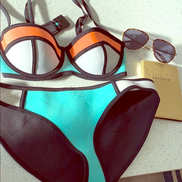 Barely ever worn triangl bikini - Picture 1 of 2